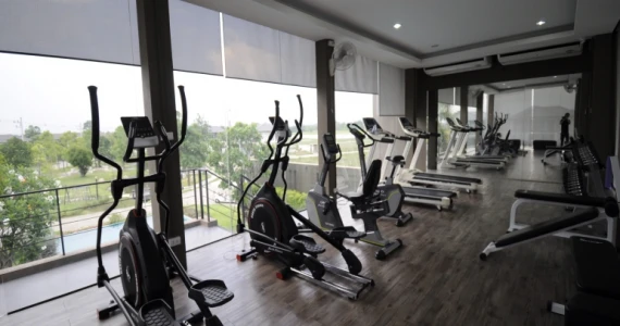 รูปภาพ เพลินจิต คอลลิน่า (Ploenchit Collina)