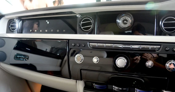 รูปภาพ โรลส์-รอยซ์ Rolls-Royce-Phantom Series II Standard-ปี 2012