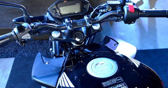 รูปภาพ ฮอนด้า Honda CB 300F 2015 ปี 2014
