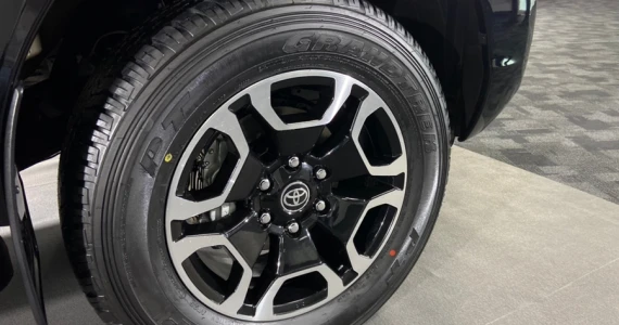 รูปภาพ โตโยต้า Toyota Revo Double Cab 4x4 2.8 High AT ปี 2021
