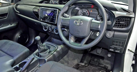รูปภาพ โตโยต้า Toyota Revo Standard Cab 2.8J Plus ปี 2017