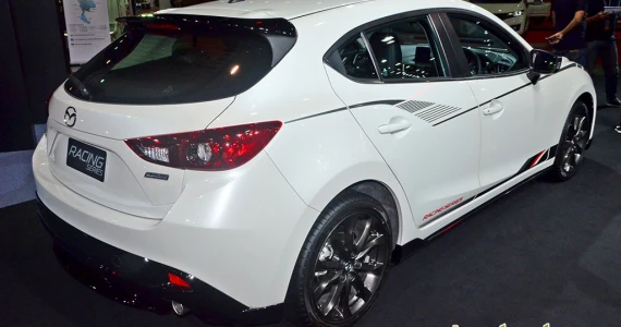 รูปภาพ มาสด้า Mazda 3 2.0 Sports Racing Series ปี 2015