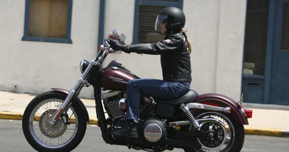 รูปภาพ ฮาร์ลีย์-เดวิดสัน Harley-Davidson Dyna Street Bob ปี 2016