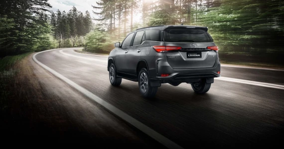 รูปภาพ โตโยต้า Toyota Fortuner 2.4 Leader V AT ปี 2023