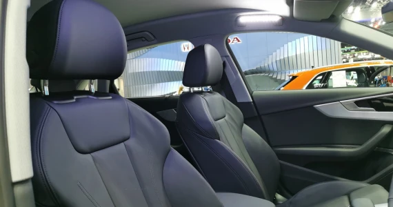 รูปภาพ อาวดี้ Audi-A4 40 TFSI S line Icon Black-ปี 2023