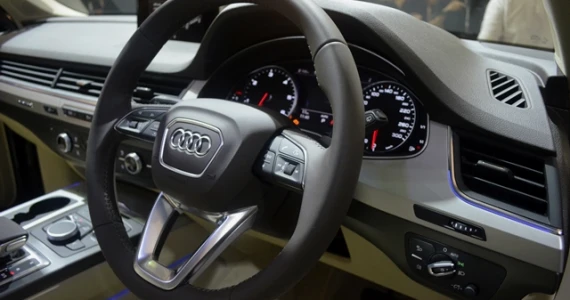 รูปภาพ อาวดี้ Audi Q7 45 TDI quattro S Line ปี 2017
