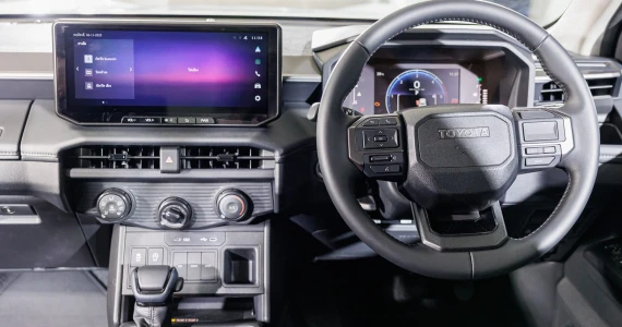 รูปภาพ โตโยต้า Toyota Hilux Travo Double Cab Prerunner 2.8 Premium AT ปี 2025