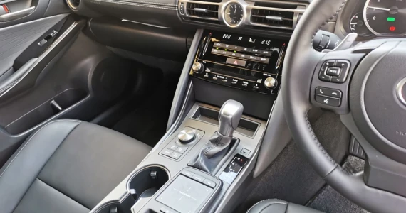 รูปภาพ เลกซัส Lexus IS 300h Premium MY2020 ปี 2020