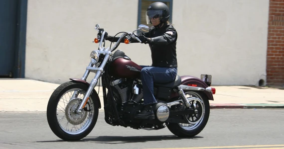 รูปภาพ ฮาร์ลีย์-เดวิดสัน Harley-Davidson Dyna Street Bob ปี 2016
