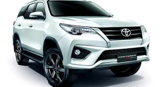 รูปภาพ โตโยต้า Toyota Fortuner 2.8 TRD Sportivo 2WD AT Black Top MY2018 ปี 2018