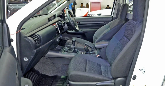 รูปภาพ โตโยต้า Toyota Revo Standard Cab 2.8J Plus ปี 2017