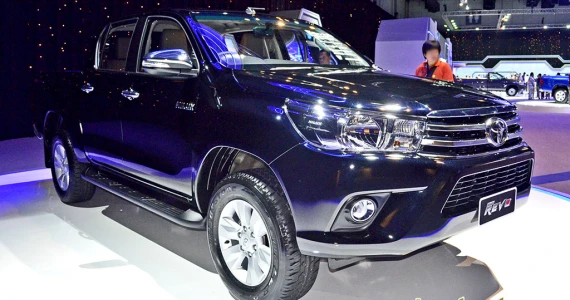 รูปภาพ โตโยต้า Toyota Revo Double Cab Prerunner 2x4 2.4G Plus AT ปี 2015