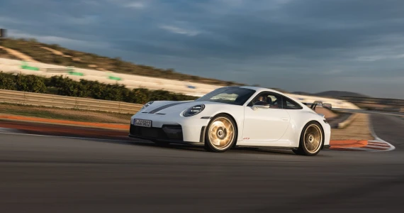 รูปภาพ Porsche ปี 2025