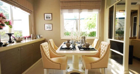 รูปภาพ กัสโต้ สาทร-ตากสิน (Gusto Sathorn Taksin)