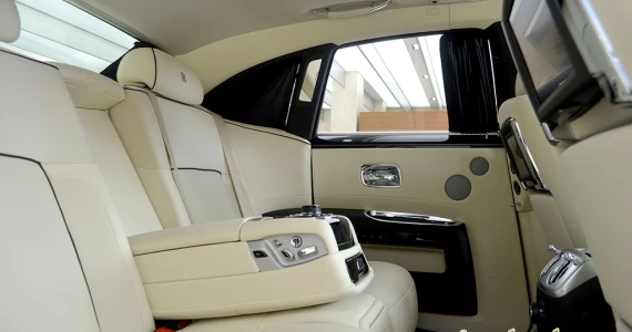 รูปภาพ โรลส์-รอยซ์ Rolls-Royce Ghost Standard ปี 2011