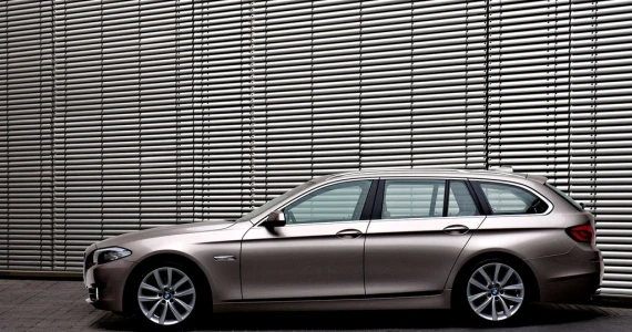 รูปภาพ บีเอ็มดับเบิลยู BMW Series 5 520d Touring Sport ปี 2011