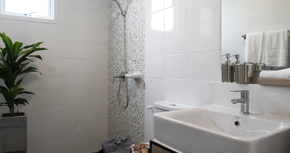 รูปภาพ ฟลอรา ติวานนท์ (Flora Tiwanon)