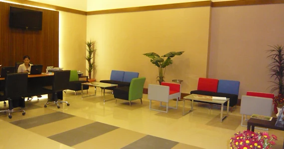 รูปภาพ เดอะ ทรีโอ (The Trio)