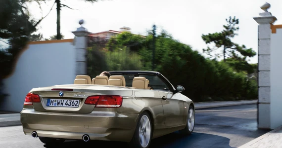รูปภาพ บีเอ็มดับเบิลยู BMW Series 3 320i Convertible ปี 2010