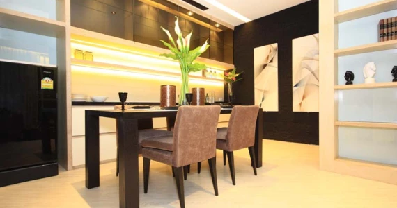 รูปภาพ อัพ เอกมัย (Up Ekamai)