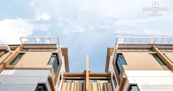 รูปภาพ เรดวูด ดิ เออร์เบิ้น ฮาบิแทด (Redwood The Urban Habitat)