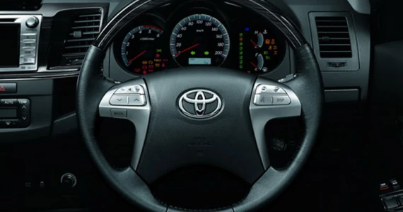 รูปภาพ โตโยต้า Toyota Fortuner 2.5 V A/T ปี 2013