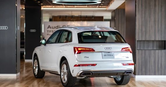 รูปภาพ อาวดี้ Audi Q5 55 TFSI e quattro S line ปี 2022
