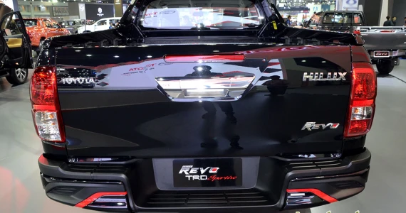 รูปภาพ โตโยต้า Toyota Revo Smart Cab Prerunner 2X4 2.4 TRD Sportivo AT ปี 2016