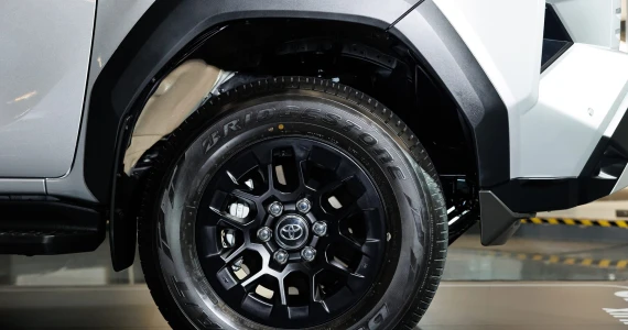 รูปภาพ โตโยต้า Toyota Hilux Travo Smart Cab 4TREX 2.8 Premium MT ปี 2025