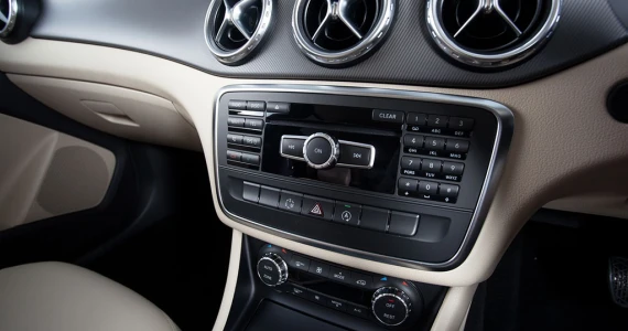 รูปภาพ เมอร์เซเดส-เบนซ์ Mercedes-benz GLA-Class GLA 200 Urban ปี 2014
