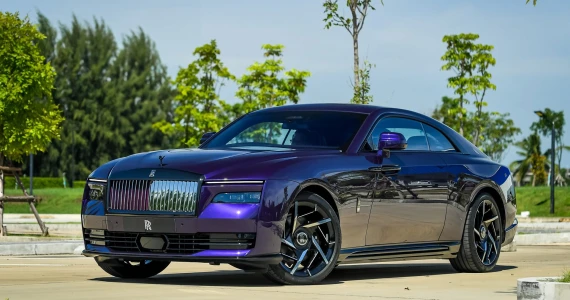 รูปภาพ โรลส์-รอยซ์ Rolls-Royce Black Badge Spectre ปี 2025