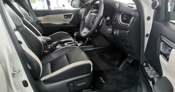 รูปภาพ โตโยต้า Toyota Fortuner 60th Anniversary Special Edition ปี 2022