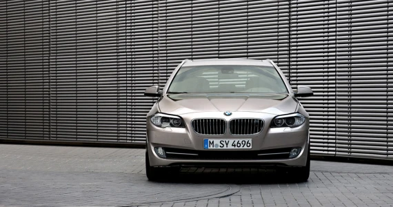 รูปภาพ บีเอ็มดับเบิลยู BMW Series 5 520d Touring Sport ปี 2011