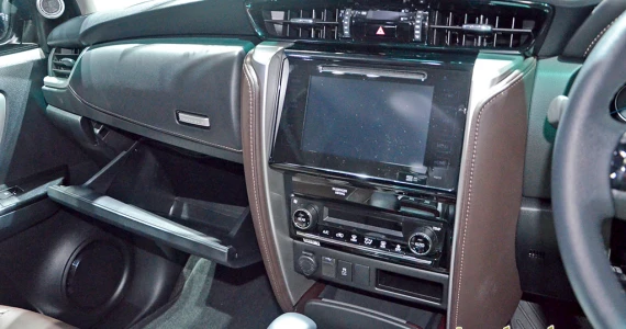 รูปภาพ โตโยต้า Toyota Fortuner 2.7V 2WD AT ปี 2015