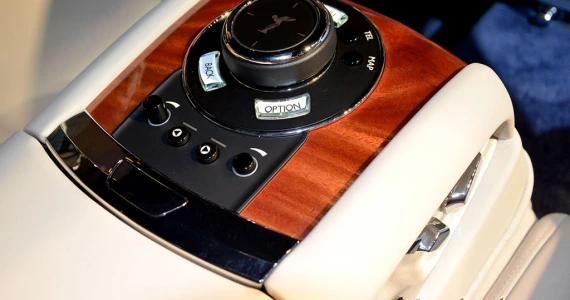 รูปภาพ โรลส์-รอยซ์ Rolls-Royce Ghost Series II Extended Wheel base ปี 2014