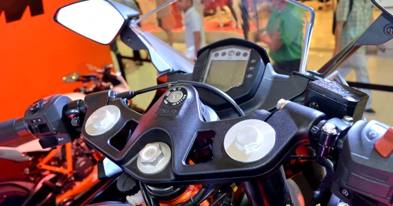 รูปภาพ เคทีเอ็ม KTM RC 390 ปี 2015