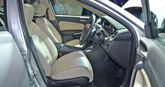 รูปภาพ เอ็มจี MG 6 1.8 D Turbo Sunroof DCT Fastback ปี 2015