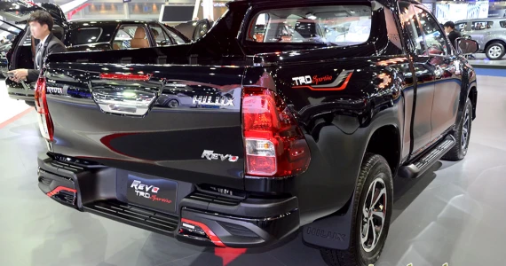 รูปภาพ โตโยต้า Toyota Revo Smart Cab Prerunner 2X4 2.4 TRD Sportivo AT ปี 2016