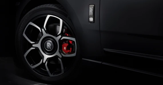 รูปภาพ โรลส์-รอยซ์ Rolls-Royce-Cullinan Black Badge-ปี 2022