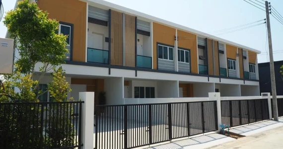 รูปภาพ บ้านร่มไม้ โรจนะ (Baan Rom Mai Rojana)