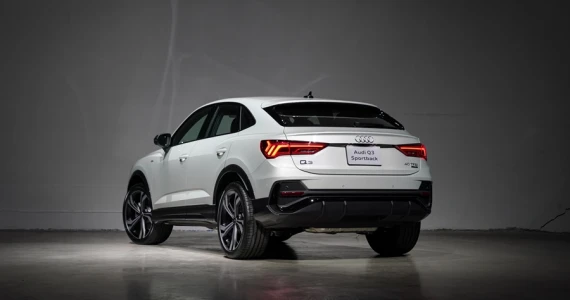 รูปภาพ อาวดี้ Audi Q3 Sportback 40 TFSI quattro S Line Black Edition ปี 2021
