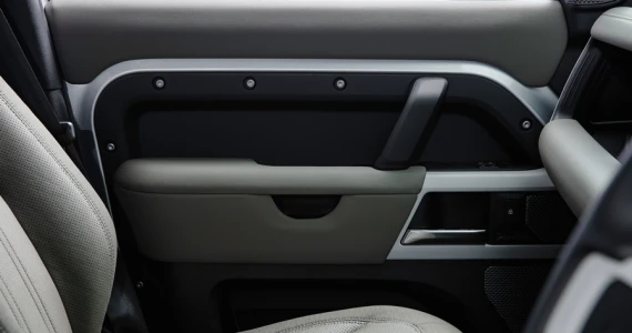 รูปภาพ แลนด์โรเวอร์ Land Rover Defender 90 Petrol 2.0 SE Ingenium ปี 2020