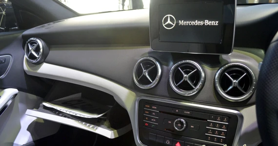 รูปภาพ เมอร์เซเดส-เบนซ์ Mercedes-benz CLA-Class CLA 200 Urban ปี 2015
