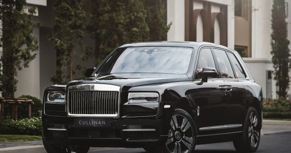 รูปภาพ โรลส์-รอยซ์ Rolls-Royce-Cullinan SUV-ปี 2023