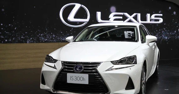 รูปภาพ เลกซัส Lexus IS 300h Premium ปี 2017