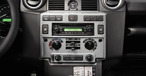 รูปภาพ แลนด์โรเวอร์ Land Rover Defender 90 SW S ปี 2010