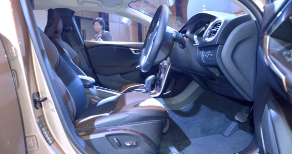 รูปภาพ วอลโว่ Volvo V40 D4 Cross Country ปี 2016