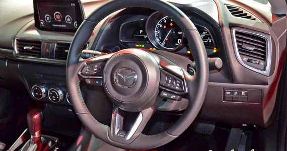 รูปภาพ มาสด้า Mazda 3 2.0 S Sports Hatchback ปี 2017