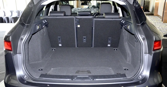 รูปภาพ จากัวร์ Jaguar F-Pace 2.0 Pure ปี 2016