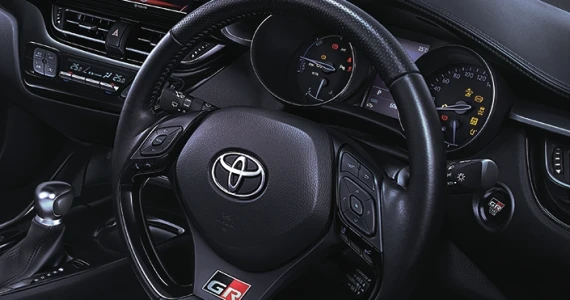 รูปภาพ โตโยต้า Toyota C-HR HEV GR Sport ปี 2022